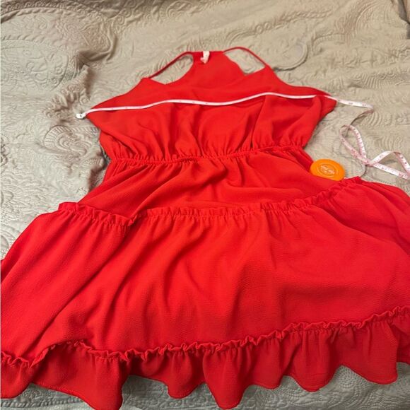 Elegant Red Halter Dress - Picture 11 of 12